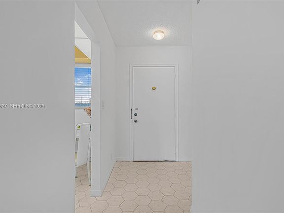 5th image of 500 NE 12th Ave APT 407