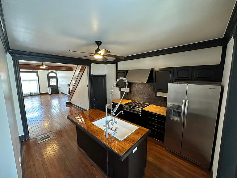 139 N Linwood Ave — Photo 6