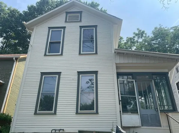 704 8th St, Marietta, OH 45750