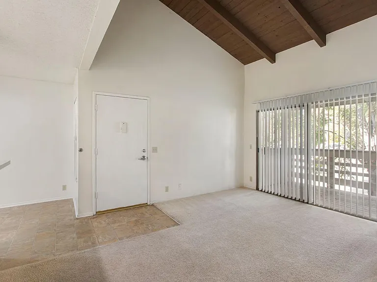1130 E Alosta Ave — Photo 28