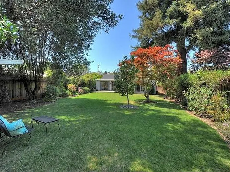 675 Middle Ave — Photo 11