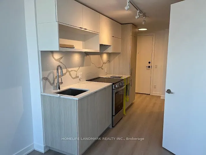 100 Queen St E #3211 — Photo 4
