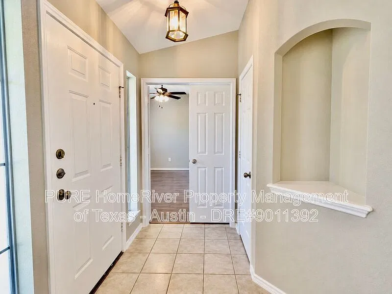 3 bed, 2.0 bath, 1639 sqft, $1,950 — Photo 4