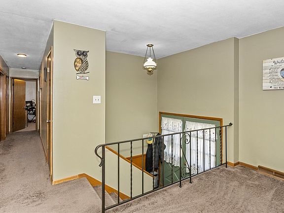 4th image of 1409 SW Lynn Dr