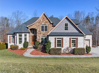 8545 Sheppards Run Dr, Kernersville, NC 27284