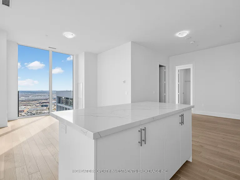 27 Korda Gate #Penthouse 107 — Photo 9