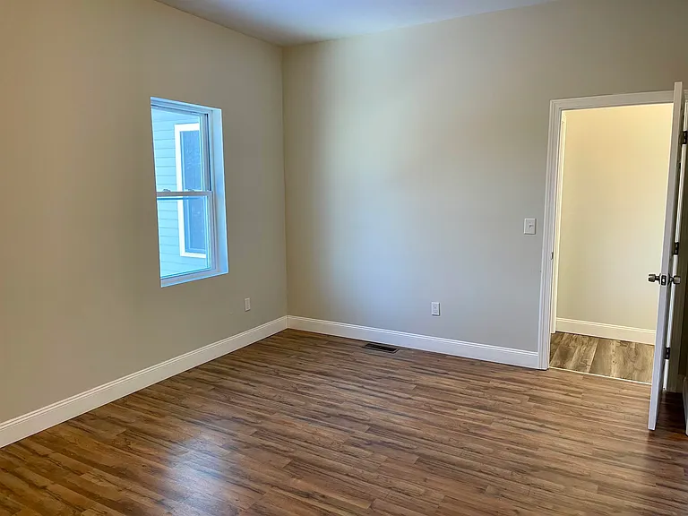 90 Pleasant St #A — Photo 20