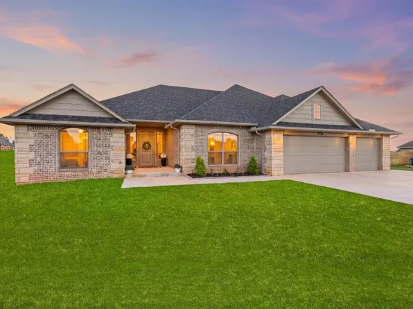 9131 Oak Tree Cir, Edmond, OK 73034