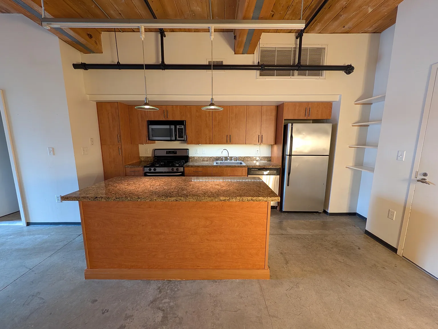 Studio, 657 sqft, $1,800 — Photo 4