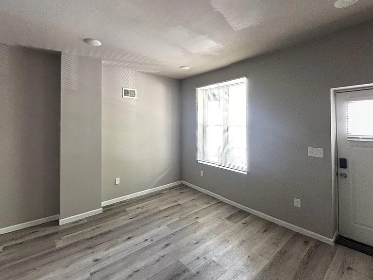 112 N Wilton St — Photo 11