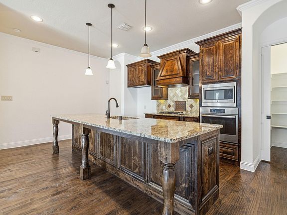 4th image of 3004 Zenia Dr #3004