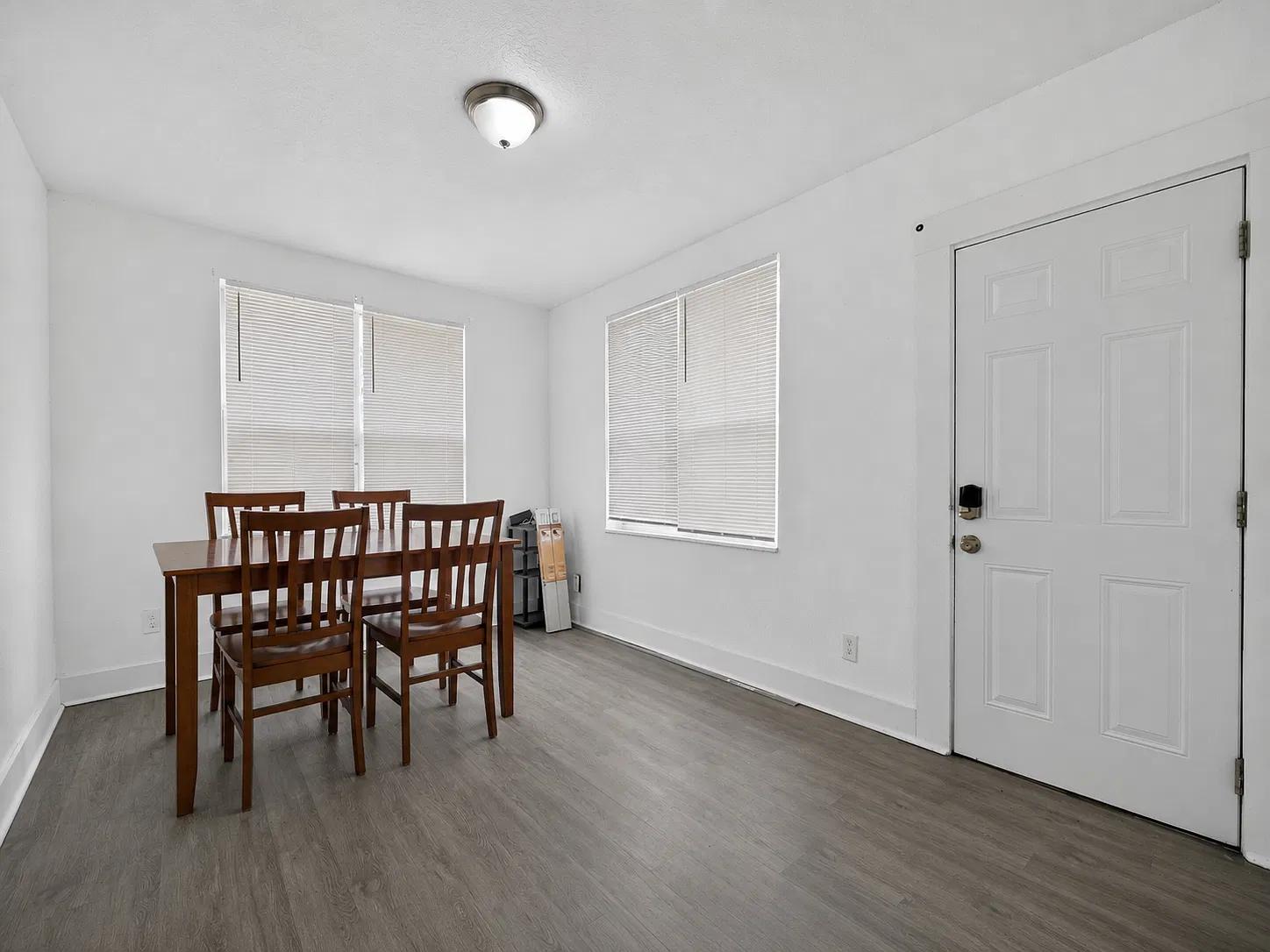 2 bed, 594 sqft, $684 — Photo 2