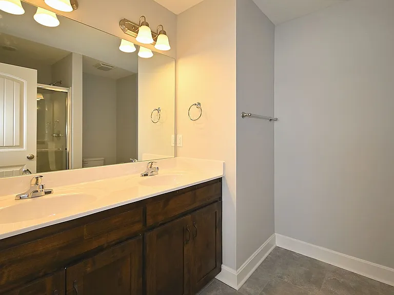 112 Ryan Ct — Photo 17