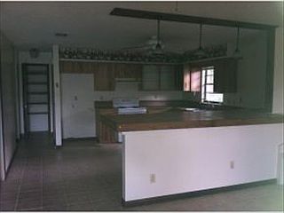 3rd image of 15 E Towne Pl