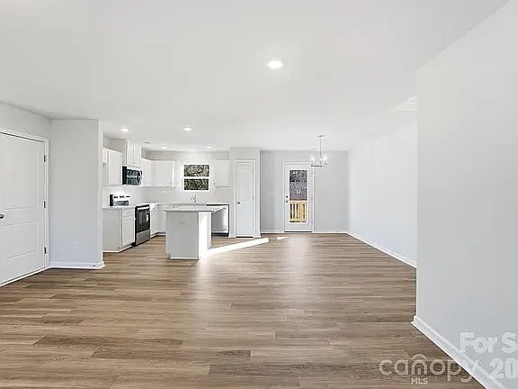 1009 Suncrest Ave — Photo 7