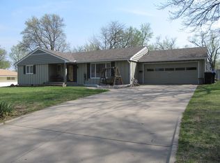 5019 SW 23rd St, Topeka, KS 66614