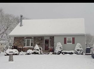 976 Rivendell Ln, Pottstown, PA 19464