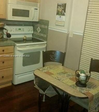 5th image of 421 Swallow Dr APT 11
