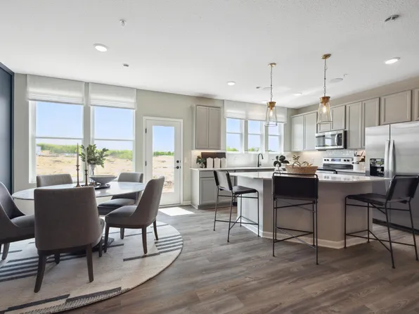 17950 Genoa Dr, Lakeville, MN 55044