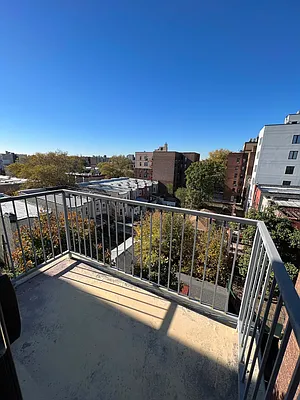 Rented by Delmark Realty LLC | media 15