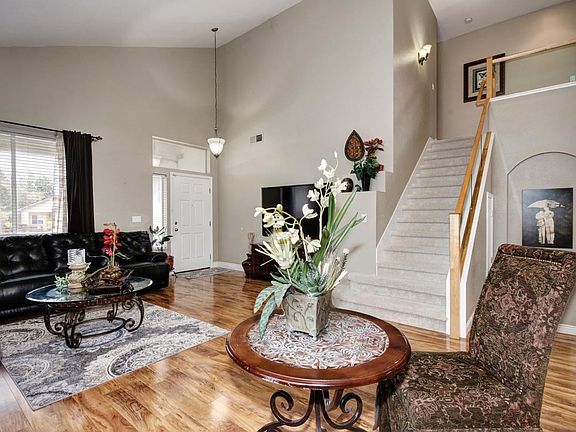 5th image of 8171 Kingsbridge Dr