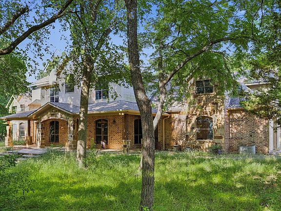 3rd image of 240 Grande Casa Rd