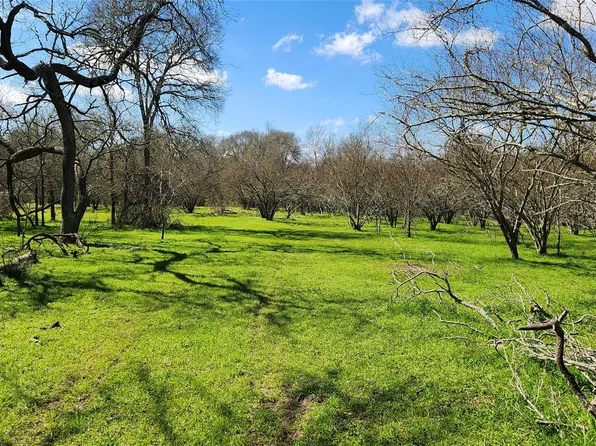 40499 Garrett Rd, Pattison, TX 77423