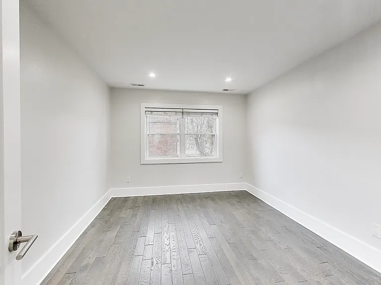 5031 H St SE #4 — Photo 6