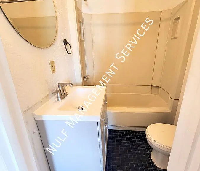 4901 Penn Ave #5 — Photo 4