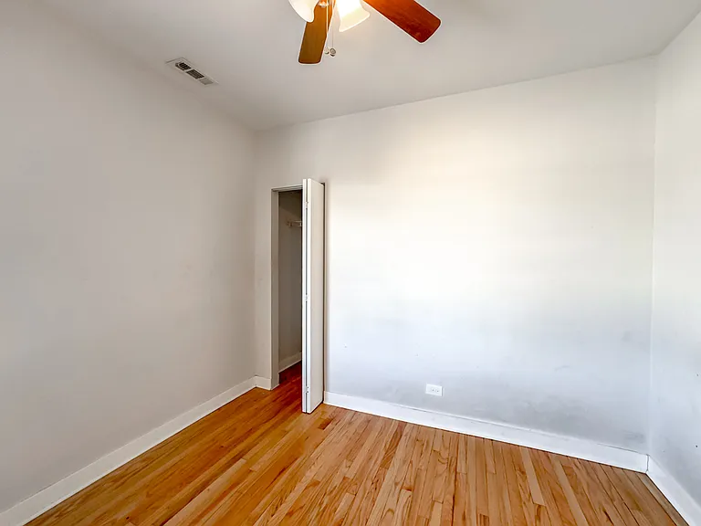 5610 N Western Ave #302 — Photo 12
