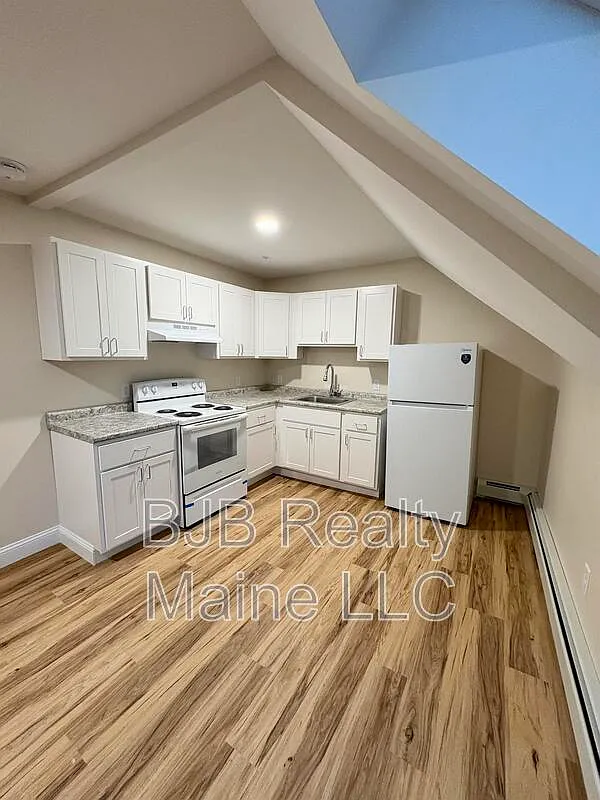 1 bed, 1.0 bath, 379 sqft, $1,680 — Photo 1