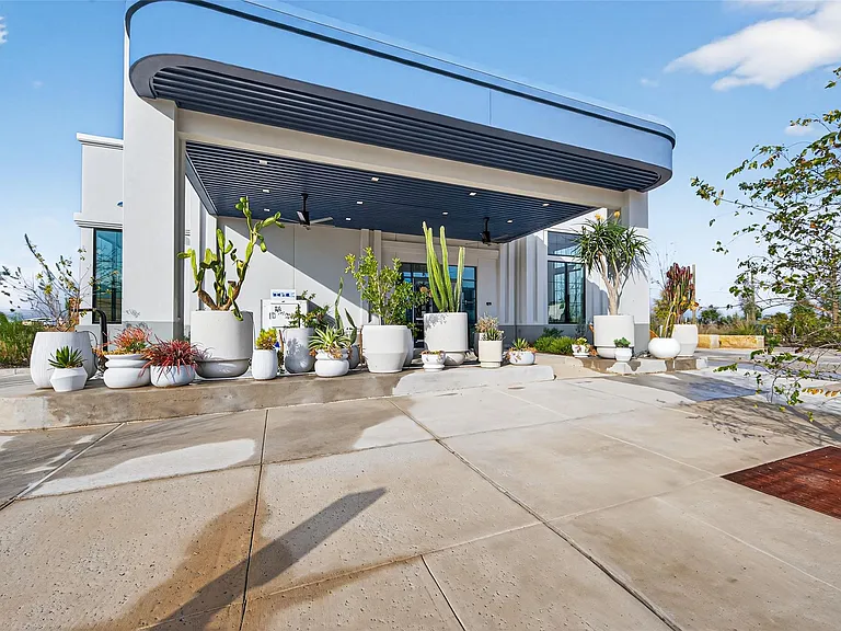 1213 Mercantile St — Photo 37