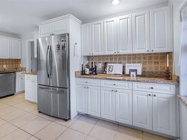 4042 Greenwood Dr — Photo 15