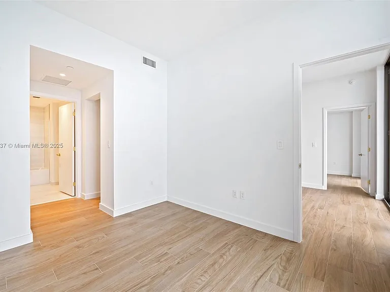 2678 Tigertail Ave #1903 — Photo 17
