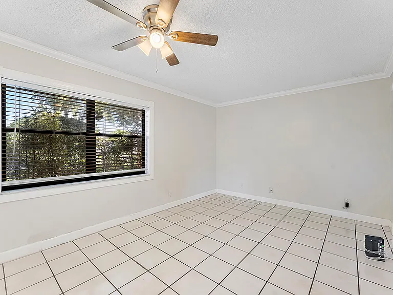 5171 Tennis Ln — Photo 6