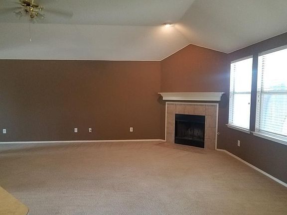 3rd image of 9105 Liberty Crossing Dr