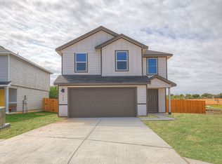 300 Wild Goose Dr, Luling, TX 78648