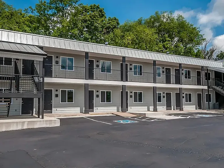 202 Woodruff St — Photo 1