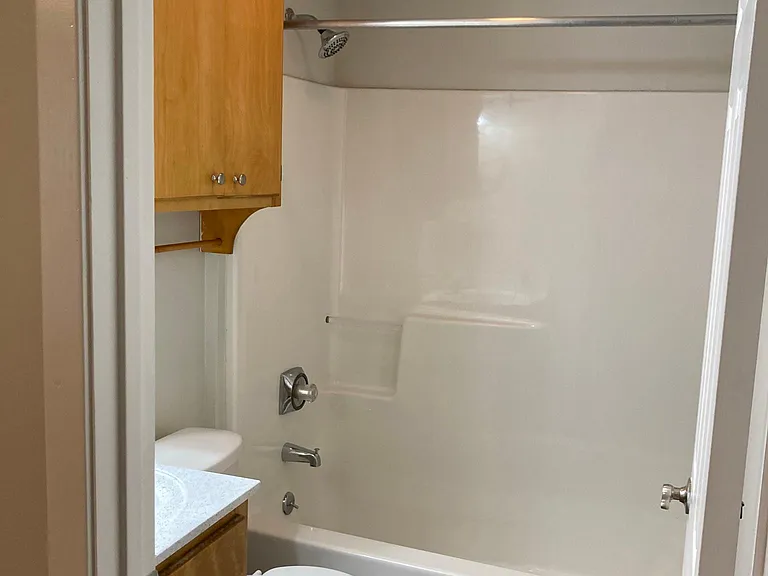 Bathroom in bedroom1