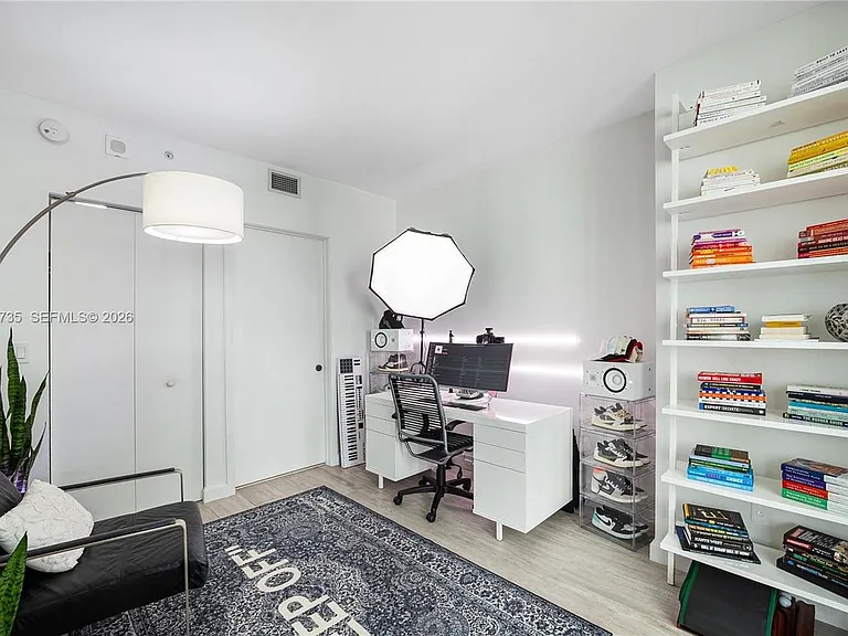 45 SW 9th St #1508 — Photo 3