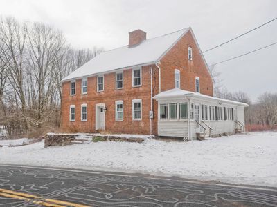 1095 South Grand Street, West Suffield, CT, 06093