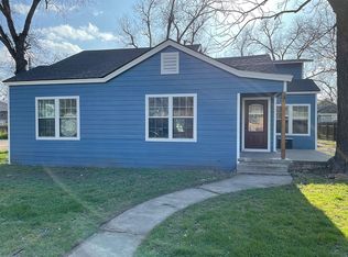 1017 N Park St, Uvalde, TX 78801