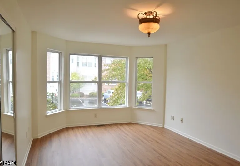 3 Donna Dr — Photo 8