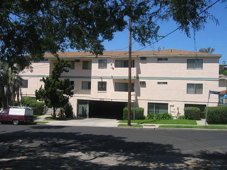 3243 Portola Ave #3 — Photo 1