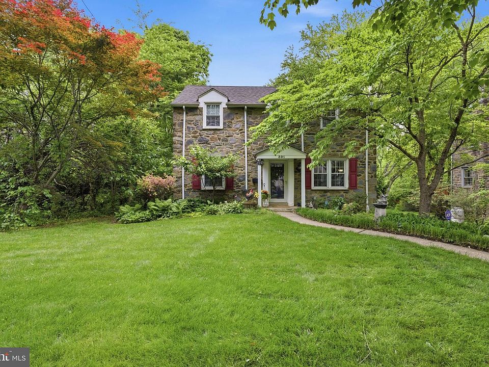 1st image of 301 Riverview Rd