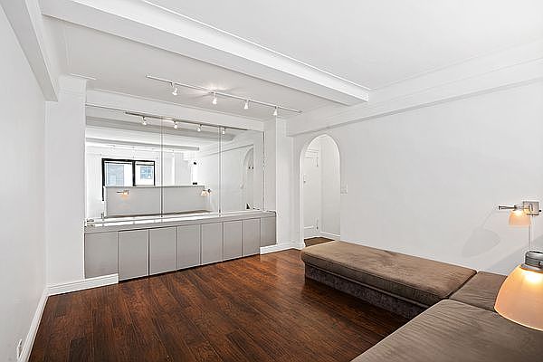 1st image of 227 E 57th St APT 4-C
