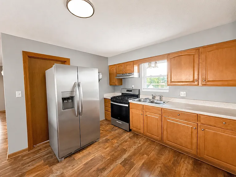 6412 South Dr — Photo 4