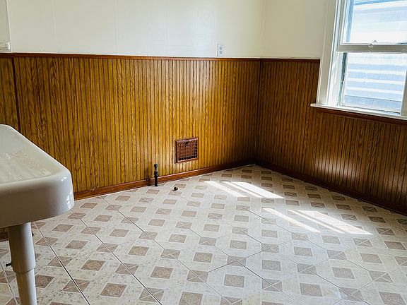 5th image of 31 Dartmouth Ave Floor 2