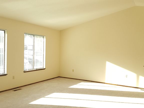 5th image of 1545 Rainier Ave