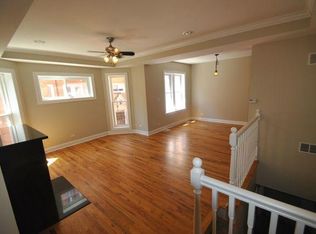 1640 W Greenleaf Ave, Chicago, IL 60626